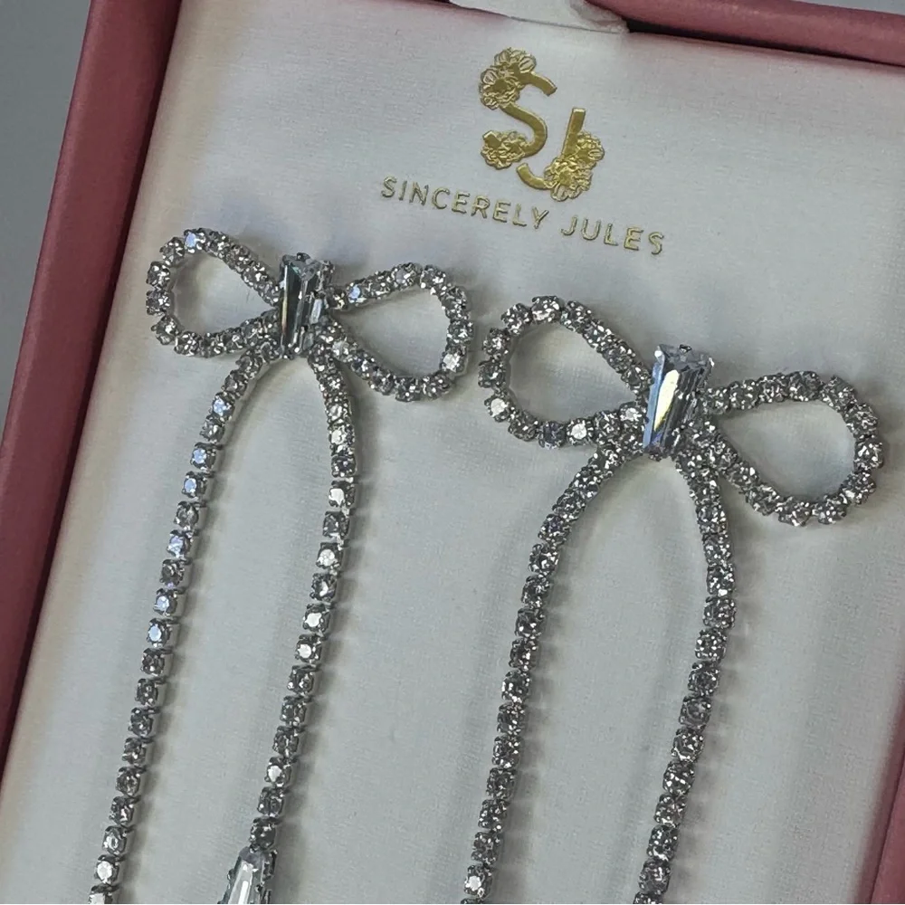 Sincerely Jules Cubic Zirconia Bow Earrings (Silver) - Picture 13 of 14